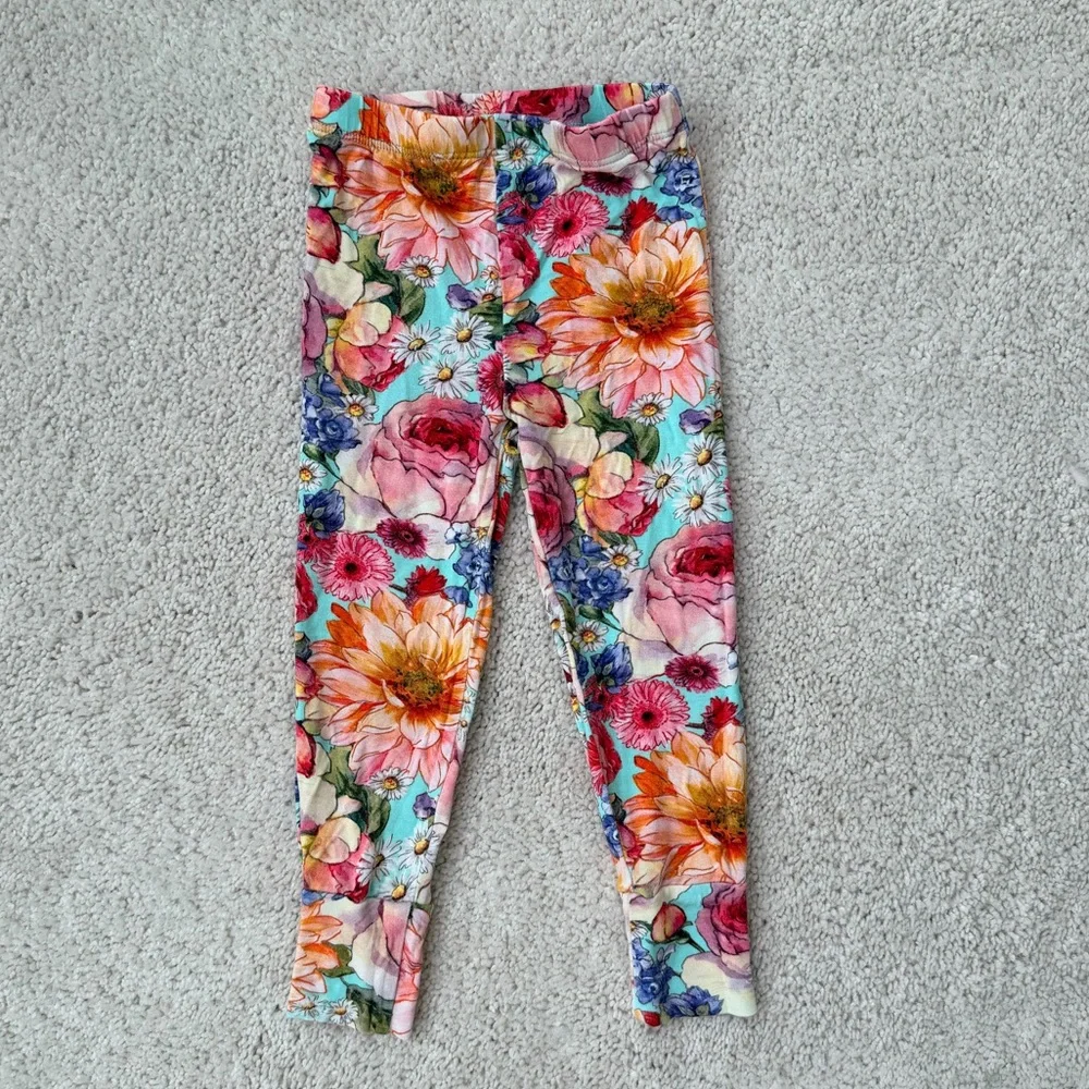 Posh Peanut Long Sleeve 2-Piece Pajama Set - Picture 8 of 11